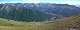  Sur le sentier du sommet Batailler vue sur les villages de Fontgillarde et Pierre Grosse. A gauche le Pic de Château Renard.  Sur la gauche  en deuxième plan le col des Estronques. En troisième plan à gauche le Pic de font Sancte.
800*309 pixels (40374 octets)(i963)